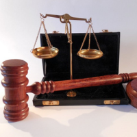 CONSTRUYENDO PUENTES ENTRE LA LEY Y LA CONSULTORÍA: EXPLORANDO LAS OPORTUNIDADES DE UNA LICENCIATURA EN DERECHO Y CONSULTORÍA LEGAL